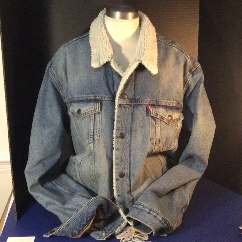 Levi's Men's Blue Denim Sherpa-Lined Trucker Jacket